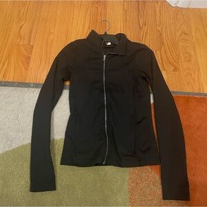 Gilly Hicks Recharge Black Top